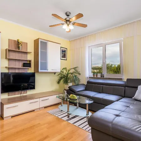 Stunning Apartment In Volosko With House Sea View Apartment *