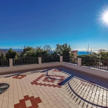 Apartment Stunning Apartment In Volosko With House Sea View
