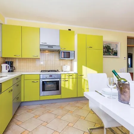 Stunning Apartment In Volosko With House Sea View Apartment